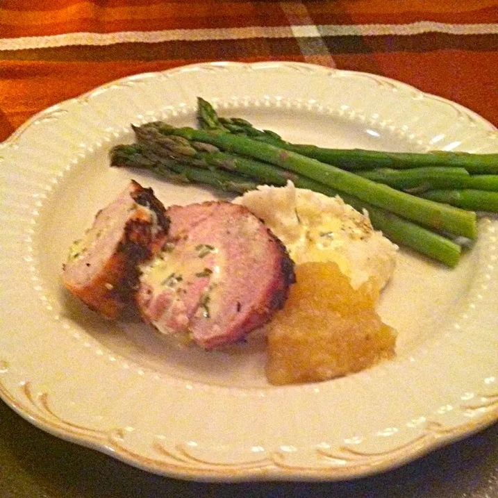 Grilled Pork Tenderloin with Apple Butter and Rosemary Vinaigrette|K Goodnessさん