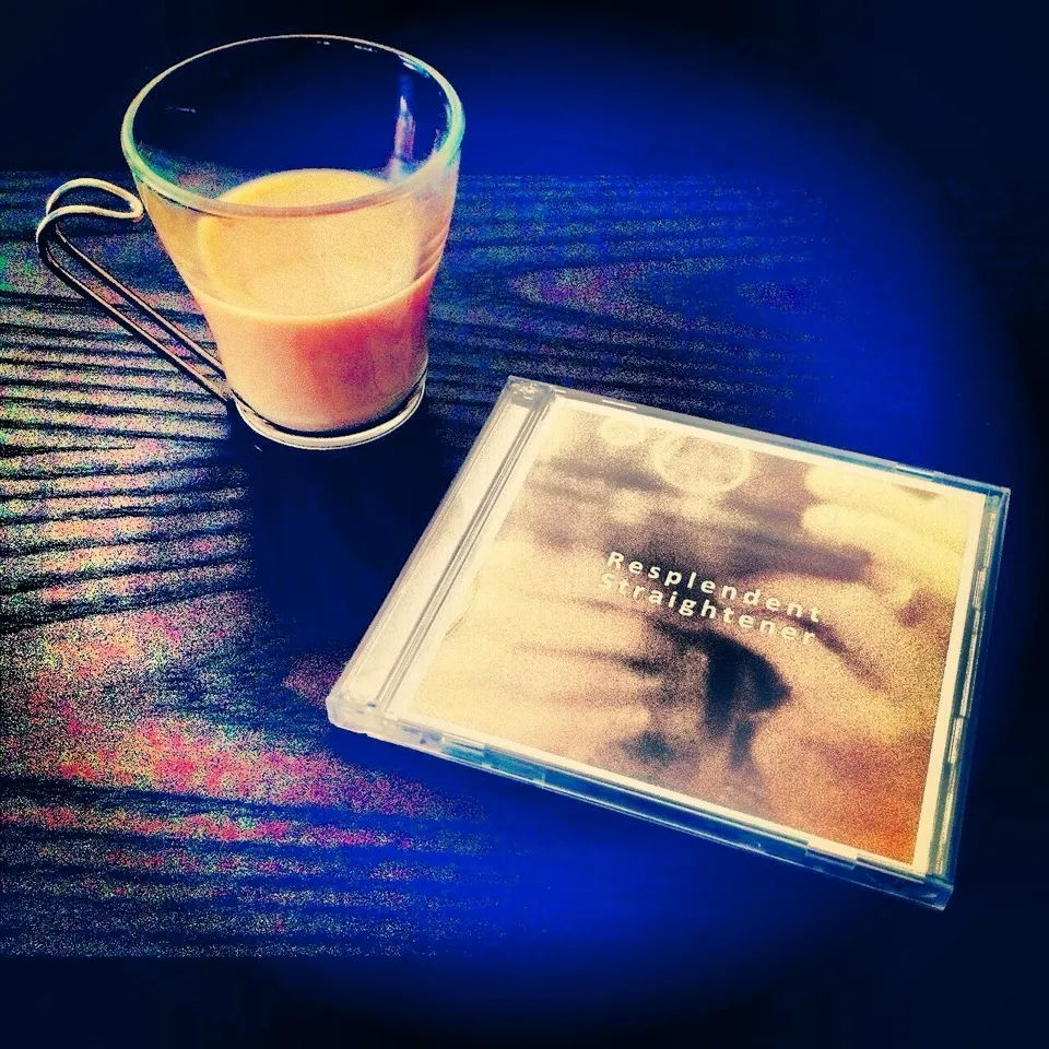 Morning milk tea & music
(Resplendent by Straightener)|nori.co.jpさん