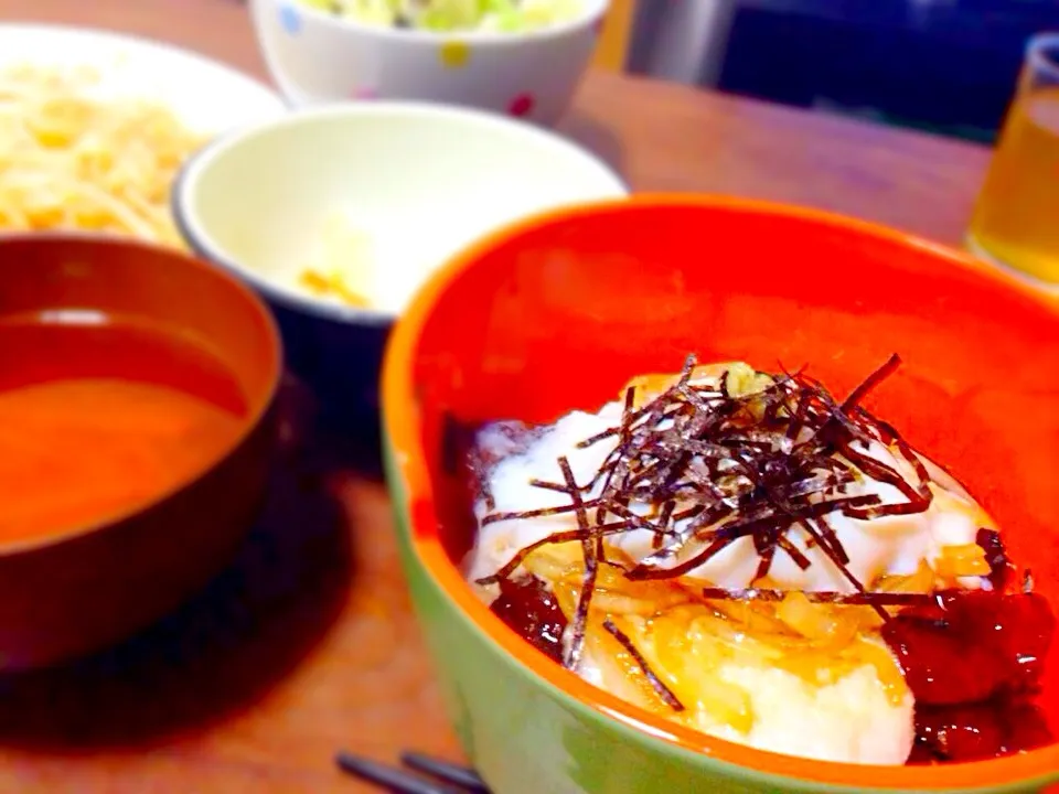 半熟卵の鮪漬け丼 とろろがけ|くらた さやかさん