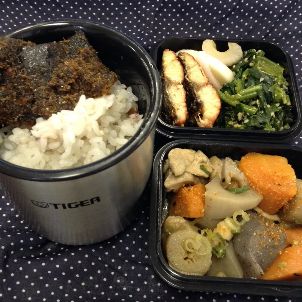 Snapdishの料理写真:弁当（筑前煮、鰆みりん干し、ほうれん草胡麻和え、大根セロリ酢漬け、鰹昆布）|SasaMasa213さん