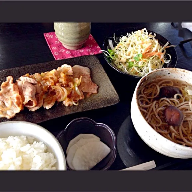 蕎麦ランチ…今日は生姜焼き🐷|ラパンママさん