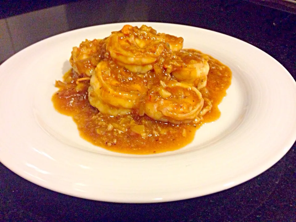 Snapdishの料理写真:Homemade prawn with garlic sauce|Mel2711さん