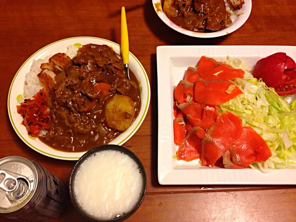 Snapdishの料理写真:カツカレー  サーモンサラダ|みゆさん