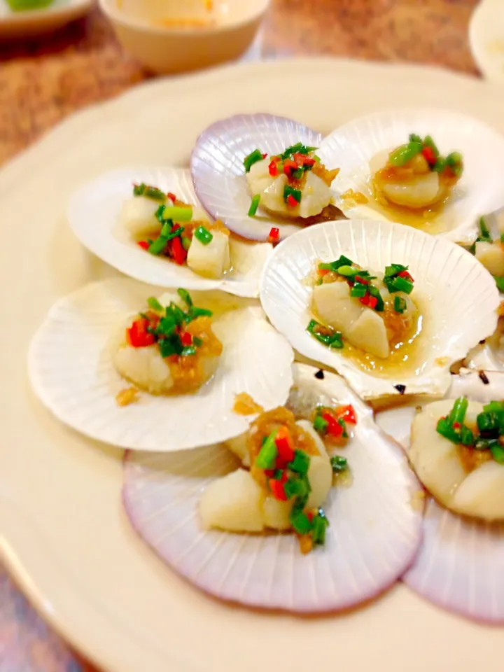 Streamed scallop with garlic and chilli|PhUnGさん