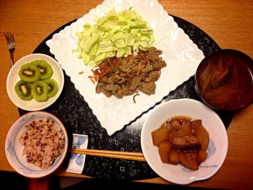 野菜炒め、和風スープ（ねぎ、椎茸、キャベツ、）ぶり大根、キウイ|miiさん