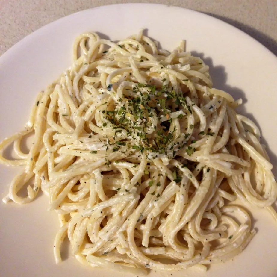 Spaguetti a la Crema con Ajo y Perejil.|Loreleyさん