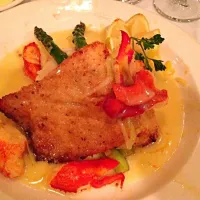 Snapdishの料理写真:Horseradish crusted salmon with lobster bites|anne hoekstraさん