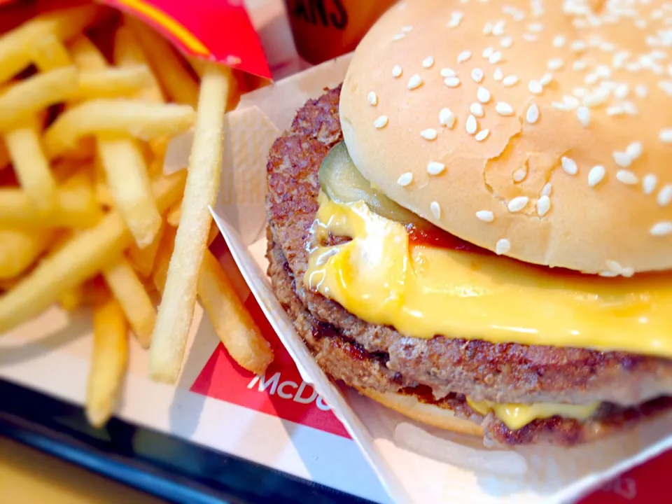 Snapdishの料理写真:マクドランチ🍟🍔|ジュンコ バイヤーさん