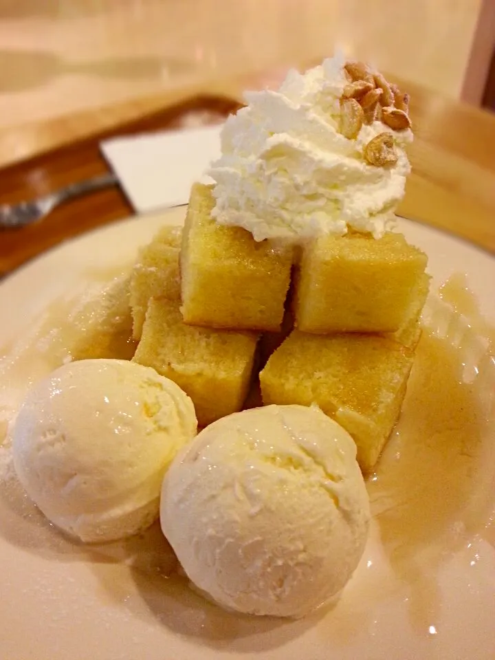 Caramel toast with vanilla icecream|ครัวอิอ้วน... Chubby Cookさん