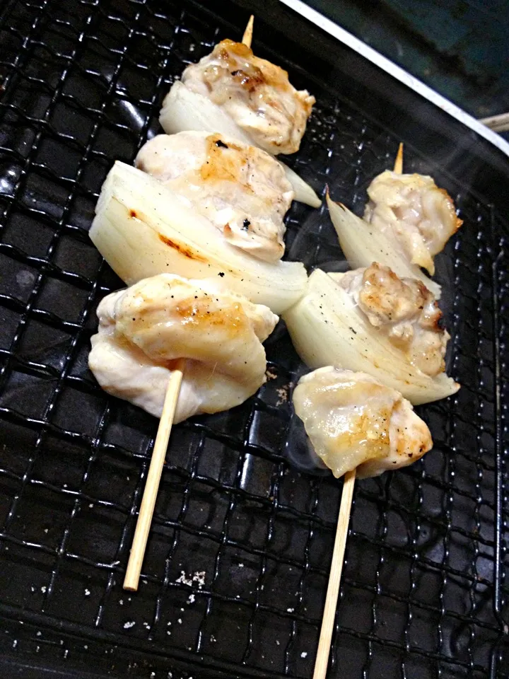 ちょい飲み用の焼き鳥。自家製は、ネギやのうて、玉ねぎ(^^)|ハルさん