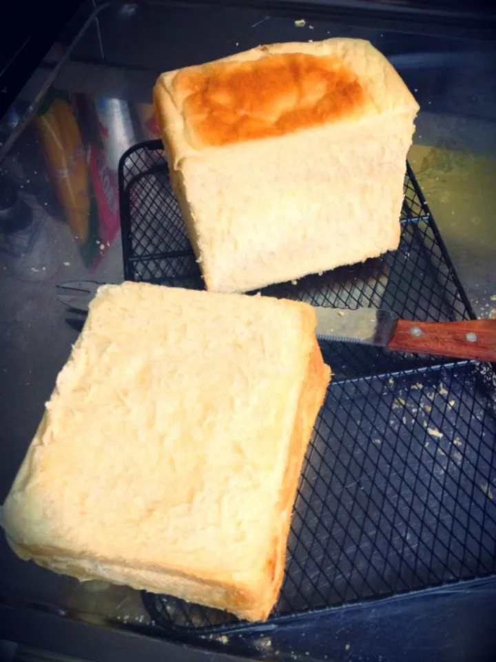 Snapdishの料理写真:角食🍞焼けました(((o(*ﾟ▽ﾟ*)o)))|ちぃさん