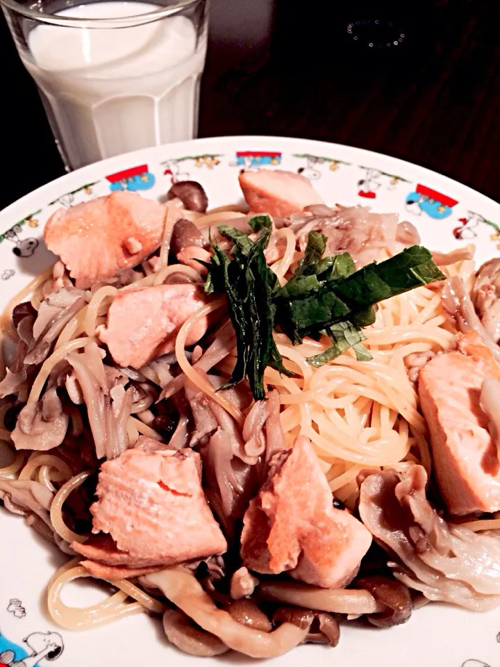 Snapdishの料理写真:サーモンときのこパスタ|KANAさん