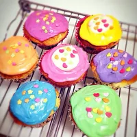 Snapdishの料理写真:Colorful Cup Cake|estela maiさん