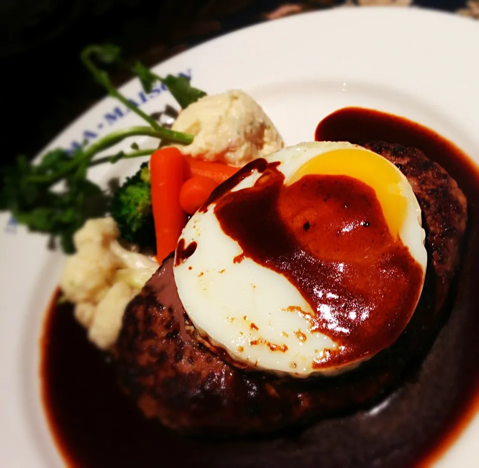 Large hamburger steak@Ma Maison Parco|coxiella24さん