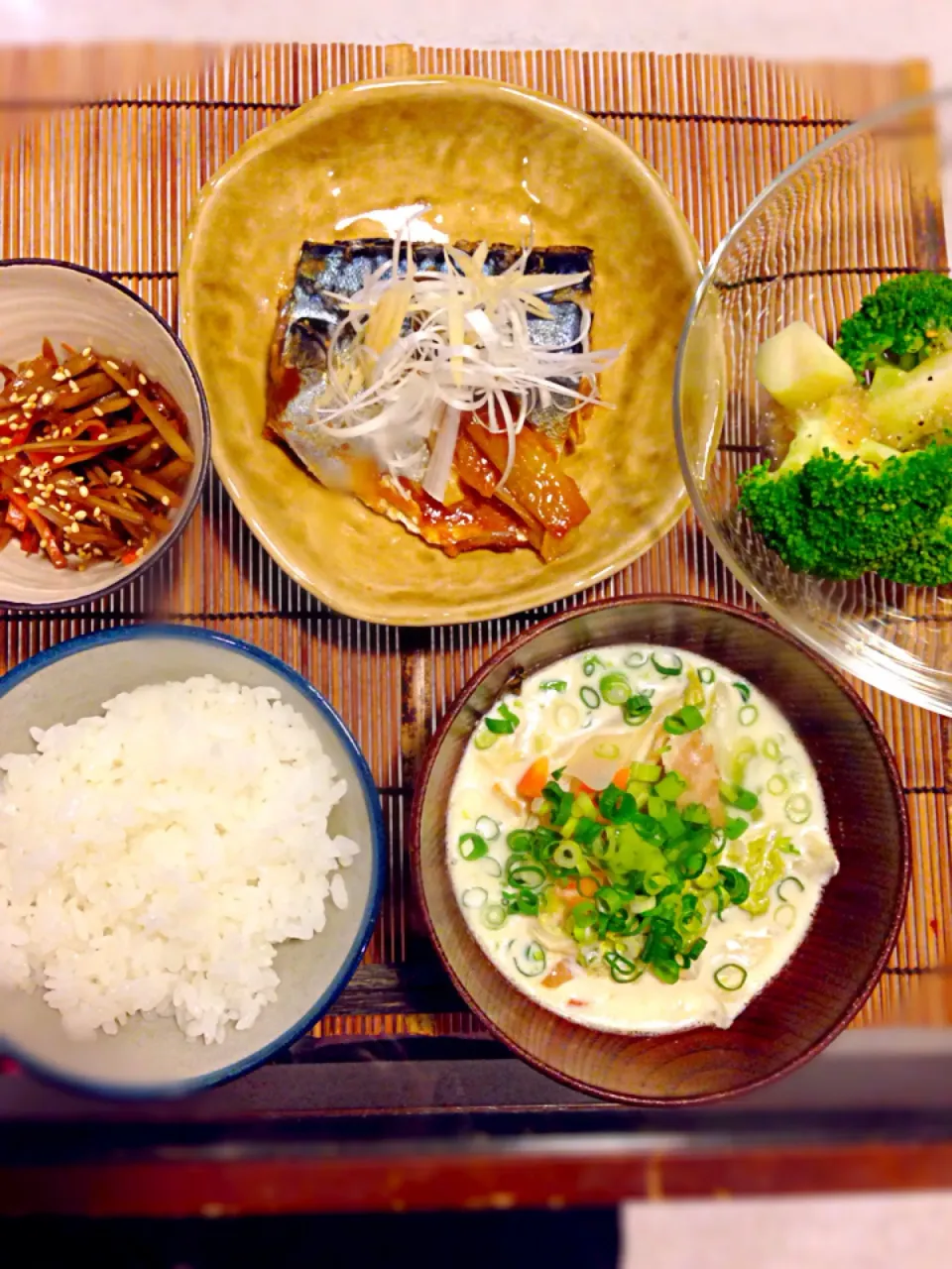 鯖の味噌煮、きんぴらごぼう、温野菜、白菜のミルク煮|コニーさん