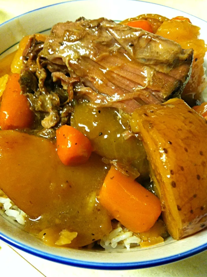 Snapdishの料理写真:Beef pot roast / 牛肉のロースト|Juliee ~ ジュリーさん