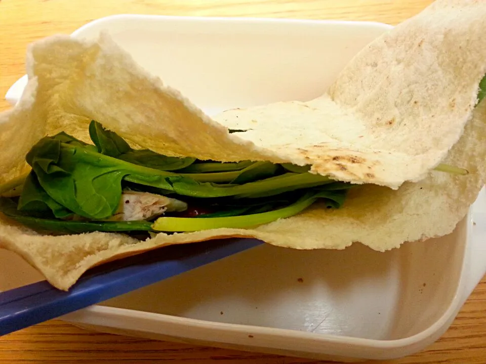 pita, spinach, fish|ash tamさん