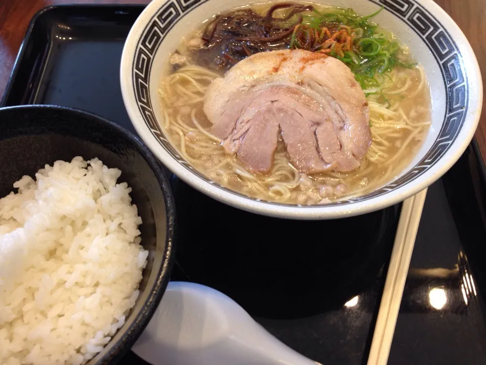 お昼はてんがらラーメンとライス|まさとさん