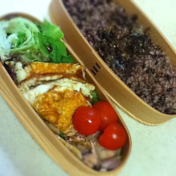 Today's my lunch box. 冷蔵庫ほぼ空っぽで入れるものががが^^; 目玉焼弁当になっちゃったw|hoppycowさん