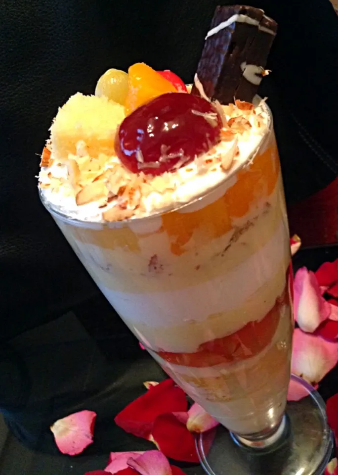 Snapdishの料理写真:trifle|Tehminaさん