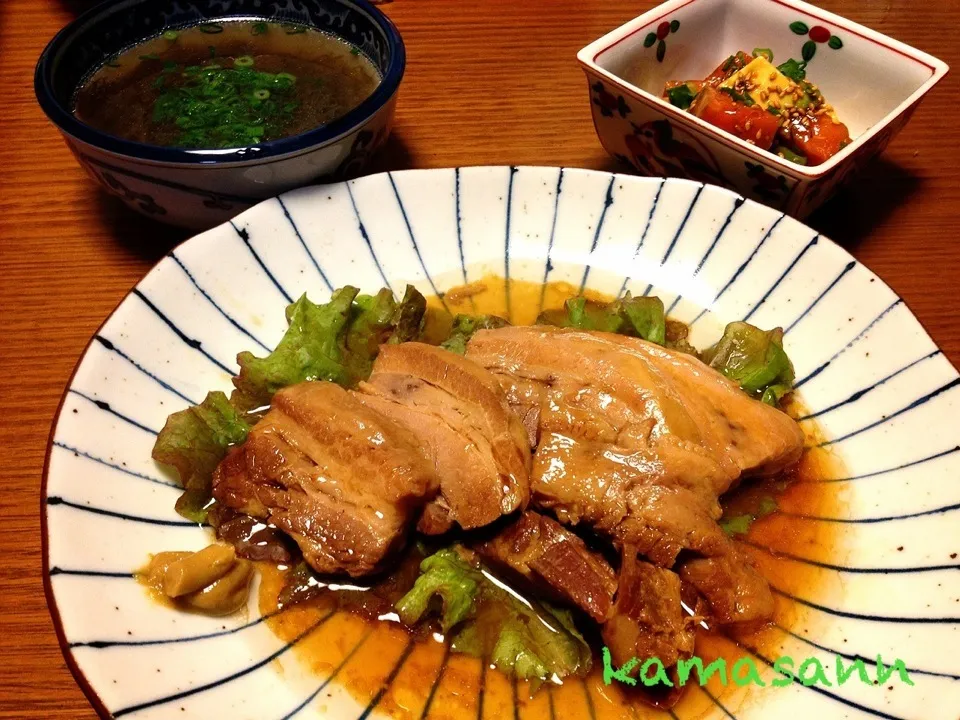 黒豚の角煮  もずくスープ   サーモンとアボカドのユッケ|かまさん