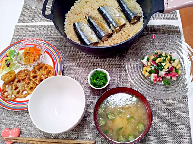 今日の夕食① さんまご飯、たこのサラダ、切り干し大根、れんこんの甘辛炒め、雷汁|pinknari🐰🌈さん