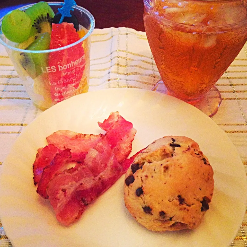 Breakfast with a scone|Nanako Oyamadaさん