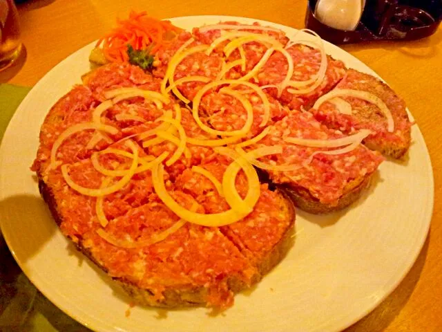 smashed raw pork cake.|이상윤さん