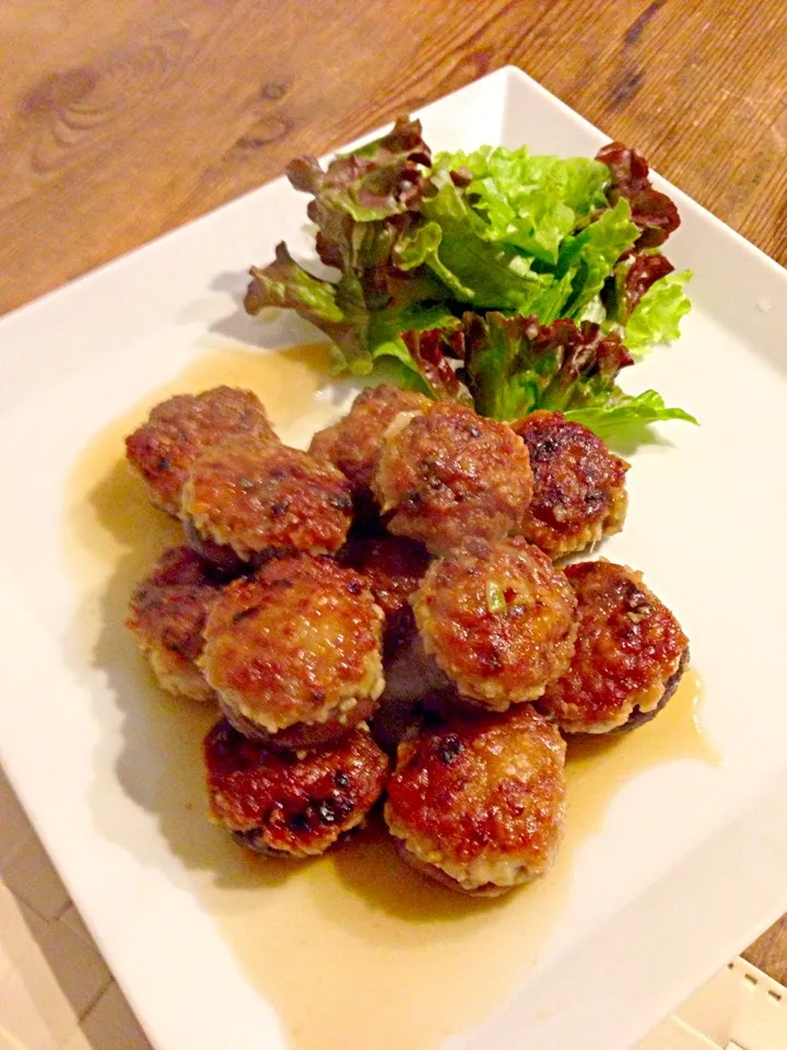 モコズキッチンのしいたけの肉詰め煮💛|まみりんごさん