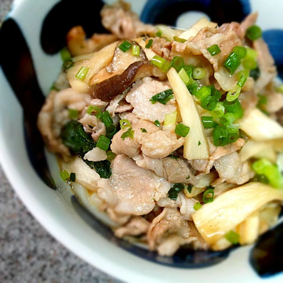 マコモダケと豚肉の醤油炒めうどん|さえこさん