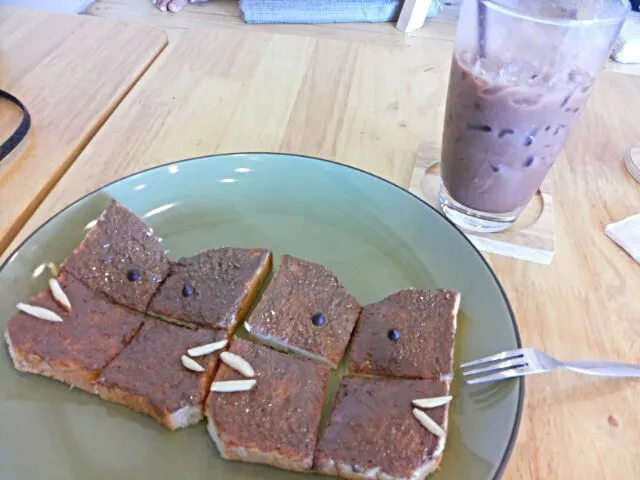 toast+nutella and cocoa iced|Narisra Kirtibutrさん