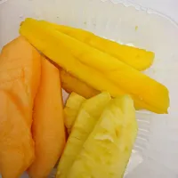 Afternoon snack of tropical fruit|morgan charlotteさん