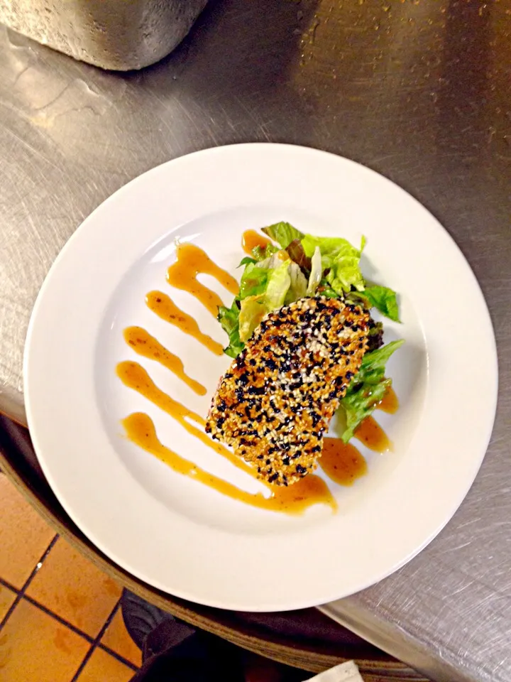 Sesame encrusted Tina with wasabi soy glaze|Theran Conradさん