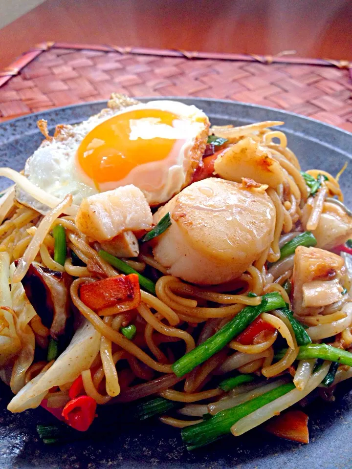 Oyster sauce fried noodle of scallop🐚|🌈Ami🍻さん