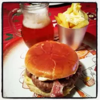 Hamburger bree and chips|Laura Borgognoniさん