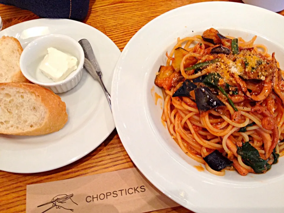 あげ茄子とイカのトマトソースパスタ🍝|美也子さん