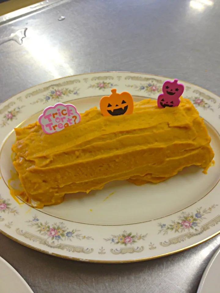 パンプキンロールケーキ🎃|Fuuuumin♡さん