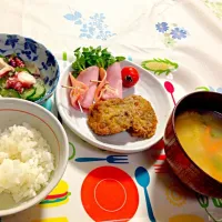 Snapdishの料理写真:イワシカツ・カイワレハム巻・タコときゅうりの酢の物・白菜人参ほうれん草味噌汁・白米|さえさん