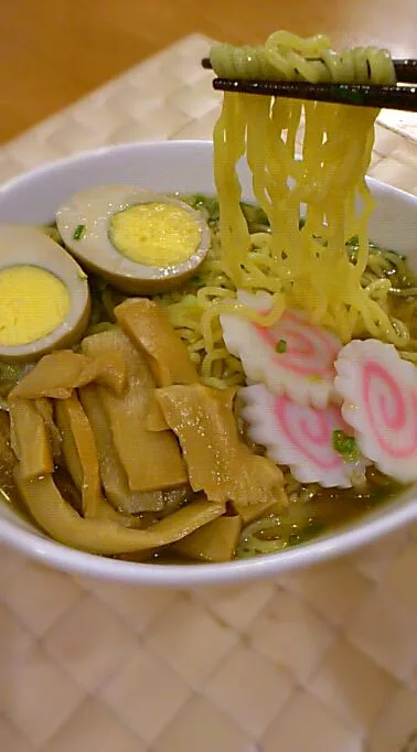 Snapdishの料理写真:〆のラーメンは、昨日の水炊きの出汁を使って醤油ラーメンに変身！|ケイさん