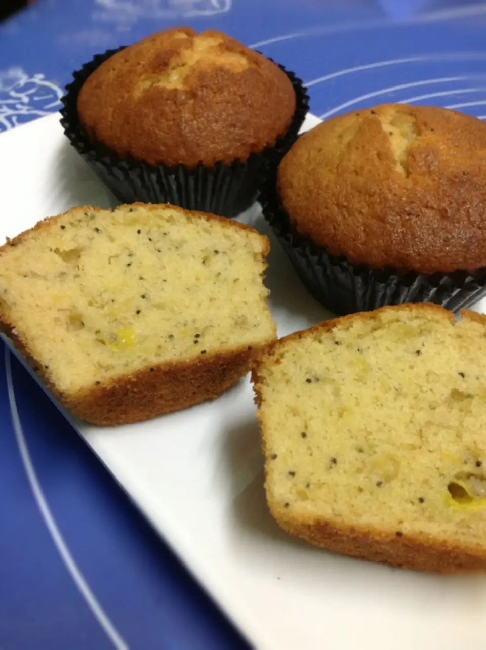 Snapdishの料理写真:Spongy Banana Muffins|Joyce See Tuさん