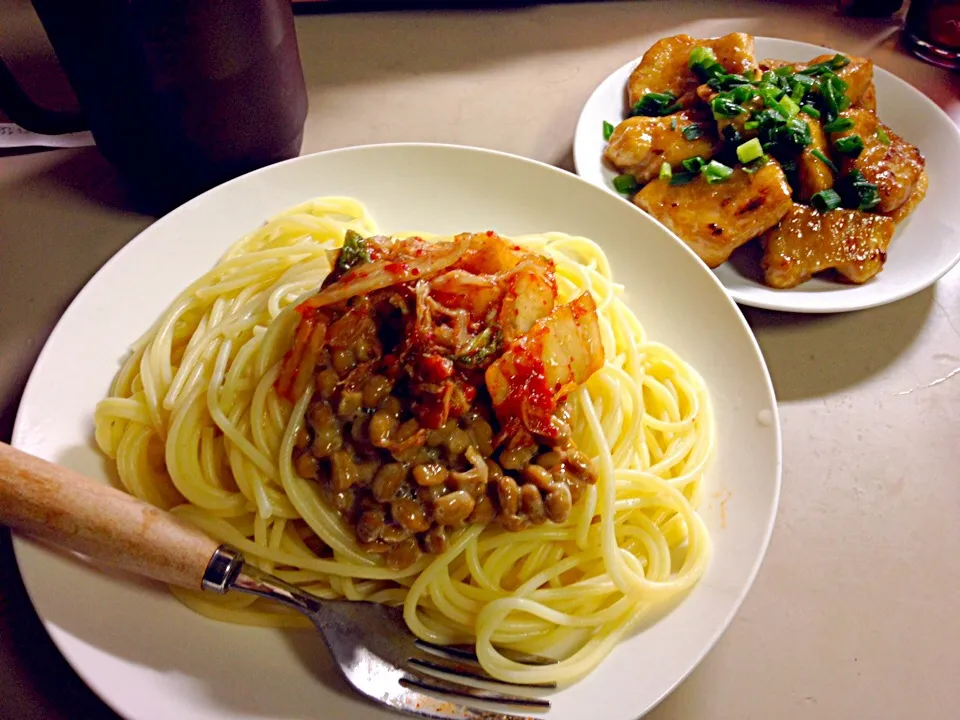 キムチ納豆パスタと鶏肉のマヨポン炒め|shioriさん