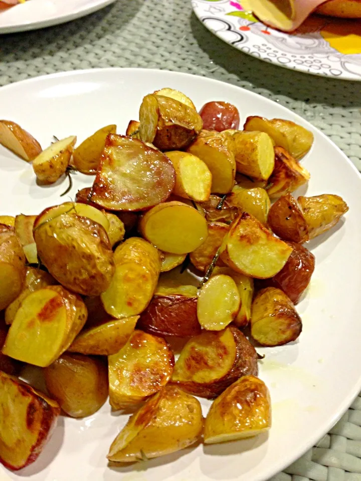 Organic Fingerling Potatoes infused with Rosemary|hweeyhさん