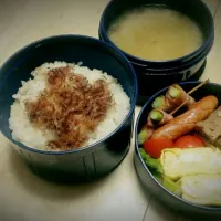 つくねハンバーグ 卵焼き アスパラベーコン 弁当|かっちんさん