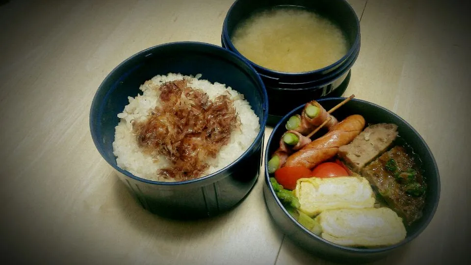 つくねハンバーグ 卵焼き アスパラベーコン 弁当|かっちんさん