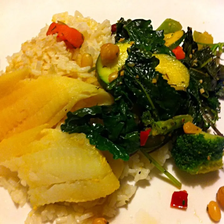 Snapdishの料理写真:Flounder with veggies and rice|Ericaさん