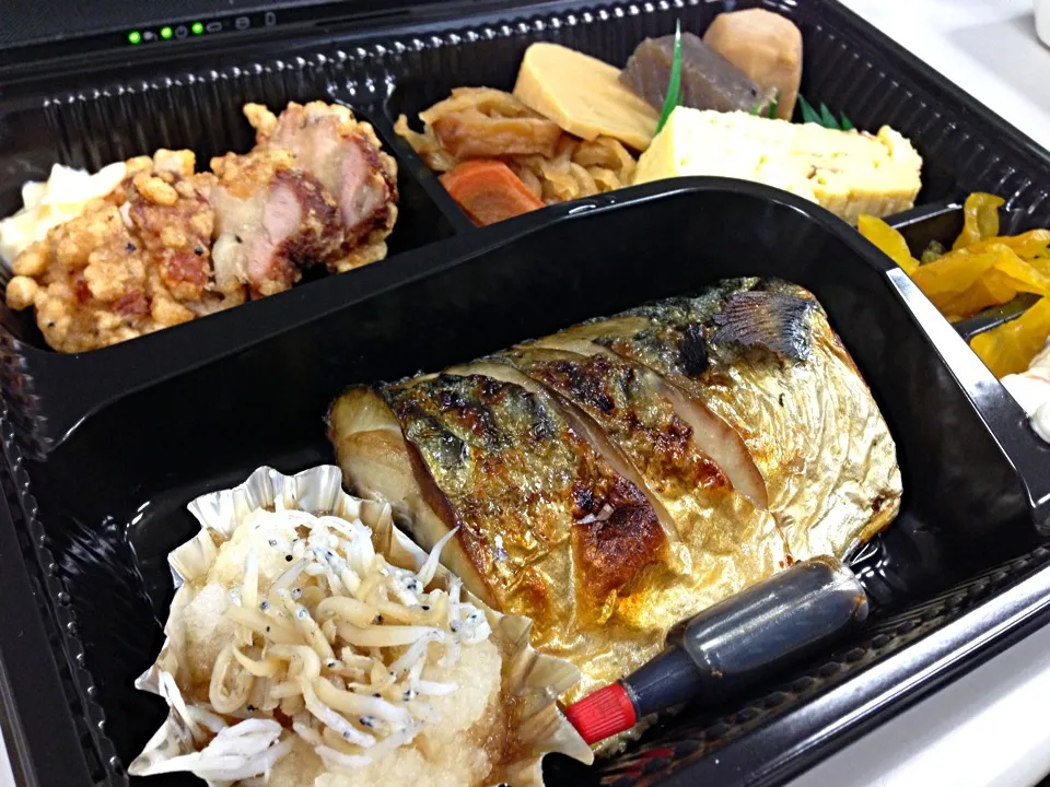 英のお弁当。今日は焼き鯖。|liccaさん