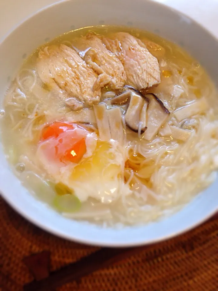 ハマったの😊くららさんの手間なしレンチン鶏~❤in煮麺|nonさん