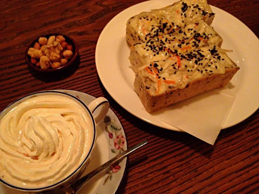 ゴマごぼうトースト＆ウインナー珈琲|あっぷるとまとさん