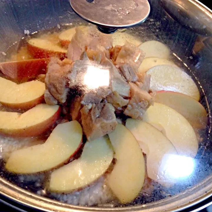 Snapdishの料理写真:試作紅茶林檎鳥肉ご飯|炊かれたいオトコ おこん 小栁津さん