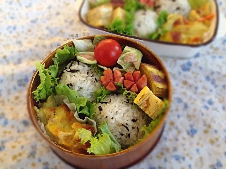 10月25日 ひき肉とじゃがいものカレー風味グラタンとキャベツとツナのサラダのお弁当|かとっちみゆさん